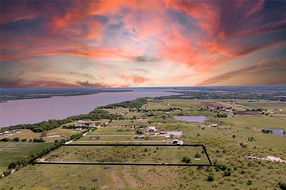 10 Acres of Recreational Land for Sale in Valley View, Texas
