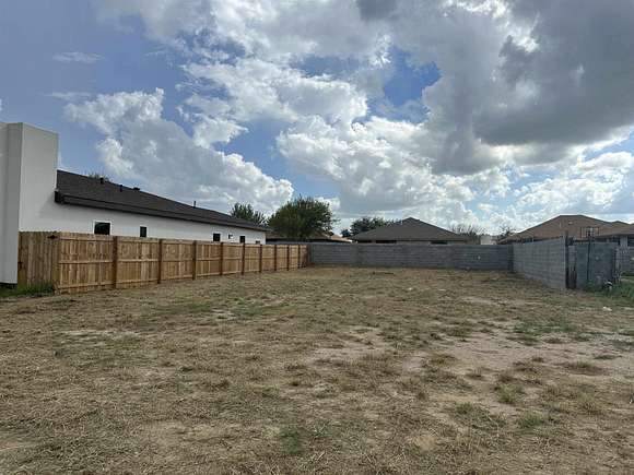 0.115 Acres of Residential Land for Sale in Laredo, Texas