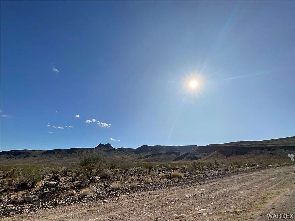 7.1 Acres of Land for Sale in Golden Valley, Arizona