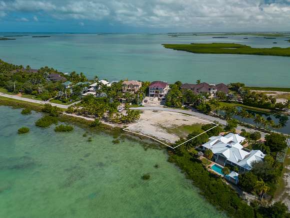 Residential Land for Sale in Shark Key, Florida
