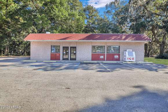 0.61 Acres of Commercial Land for Sale in Beaufort, South Carolina