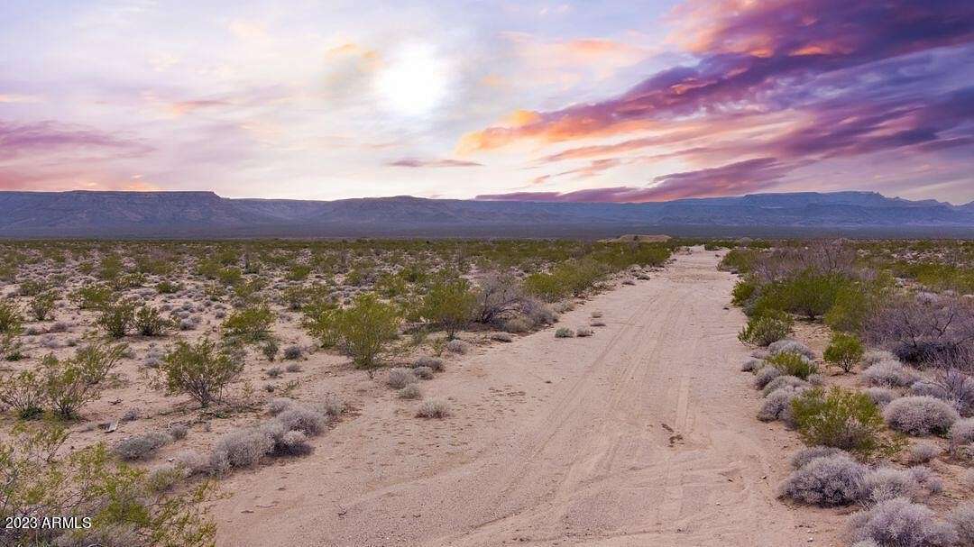 352 Acres of Land for Sale in Golden Valley, Arizona