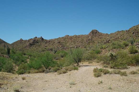 27.7 Acres of Land for Sale in Queen Valley, Arizona