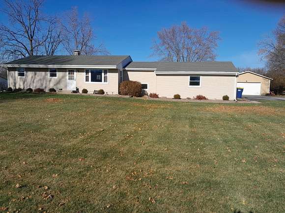 2.6 Acres of Residential Land with Home for Sale in Roscoe, Illinois