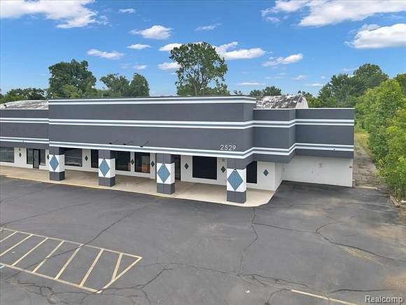 3.6 Acres of Improved Commercial Land for Lease in Waterford, Michigan