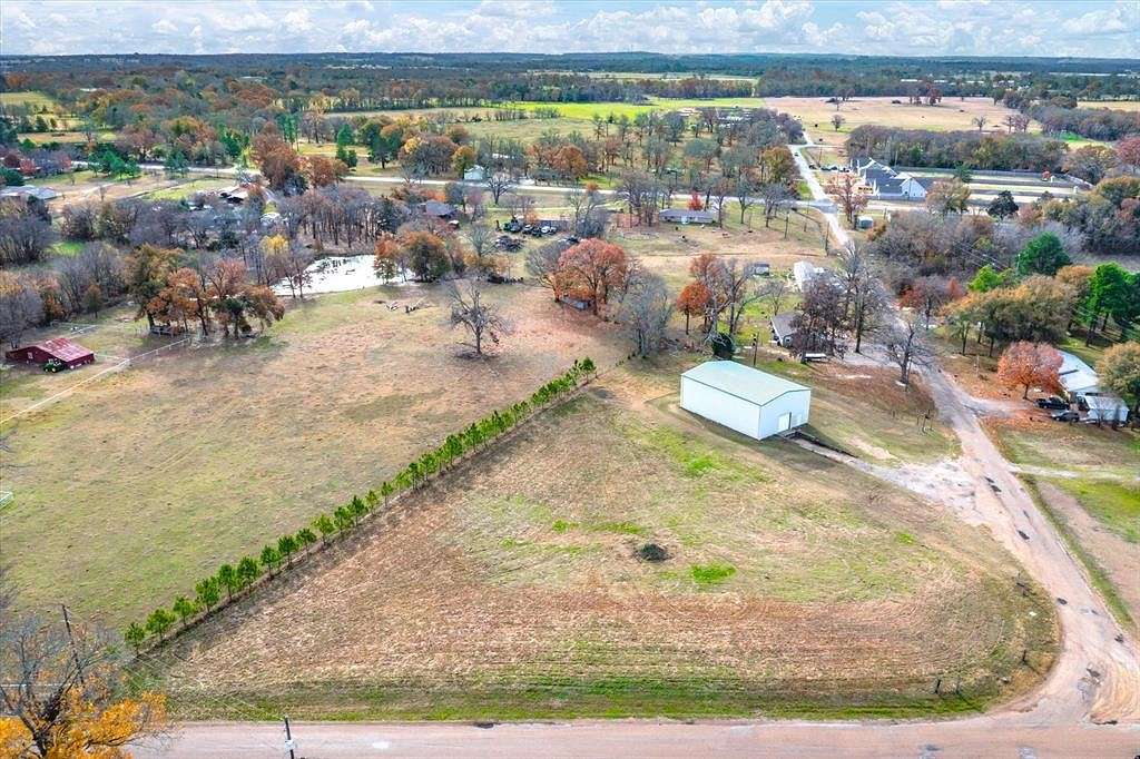 2 Acres of Improved Mixed-Use Land for Sale in Canton, Texas