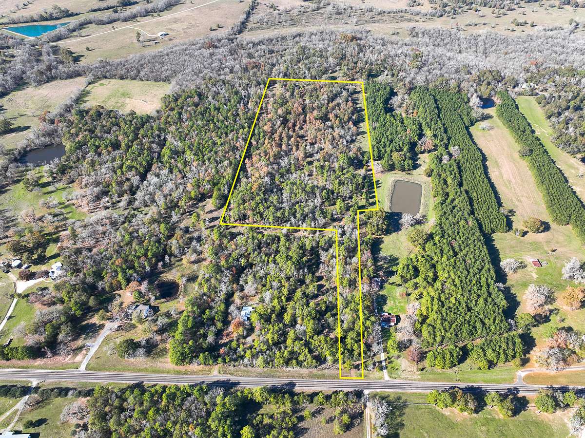 23 Acres of Recreational Land & Farm for Sale in Huntsville, Texas
