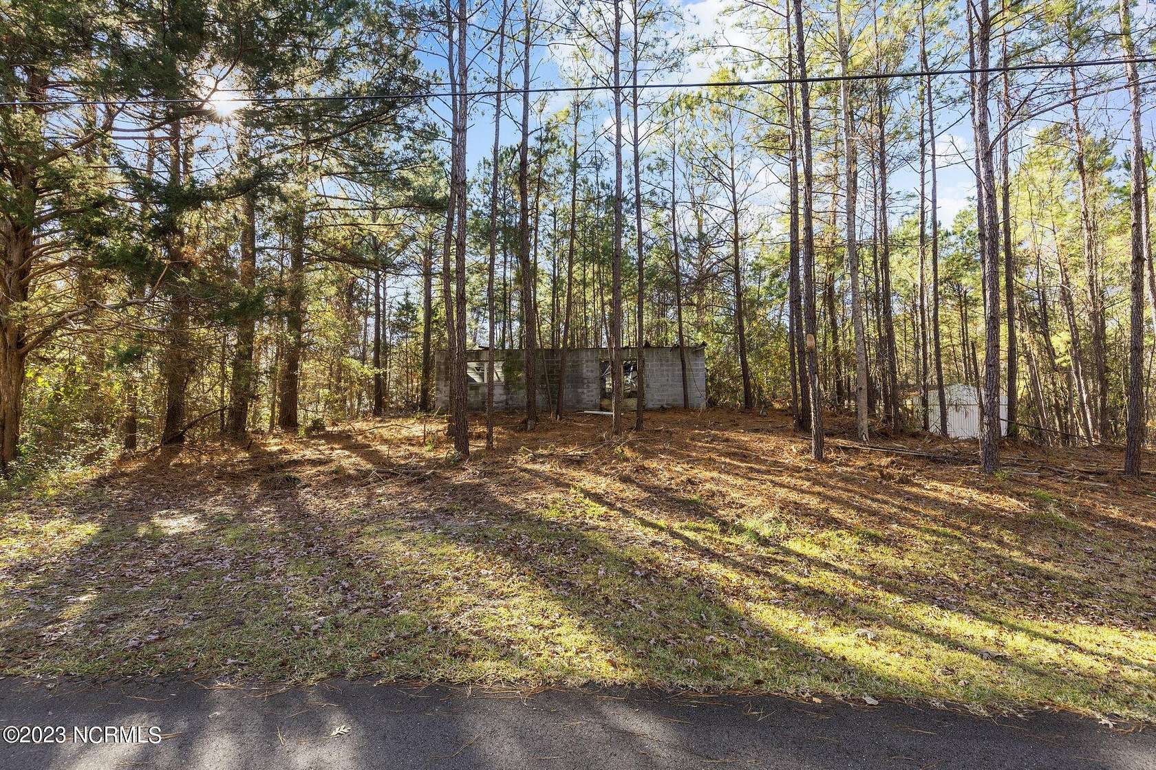 0.98 Acres of Residential Land for Sale in Hubert, North Carolina