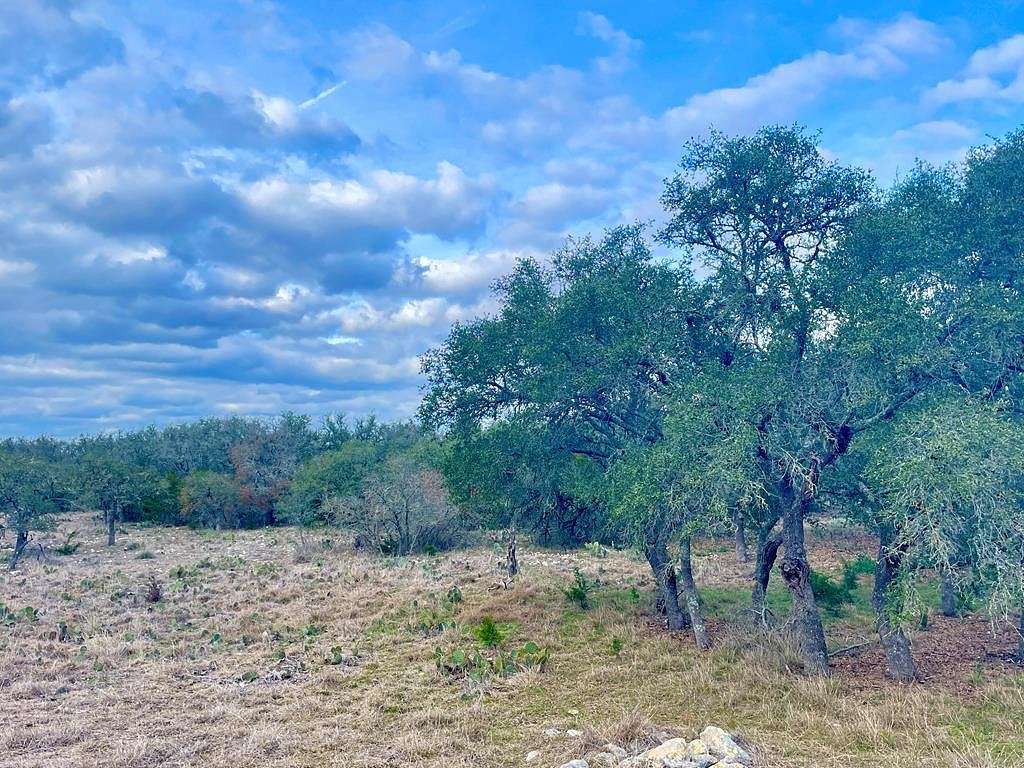 10 Acres of Land for Sale in Mountain Home, Texas
