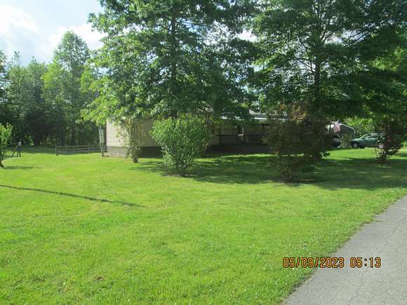 38 Acres of Land with Home for Sale in Williamsburg, Kentucky