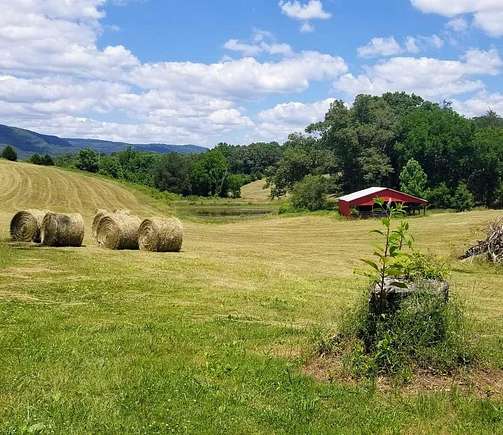 18 Acres of Land with Home for Sale in Dunlap, Tennessee
