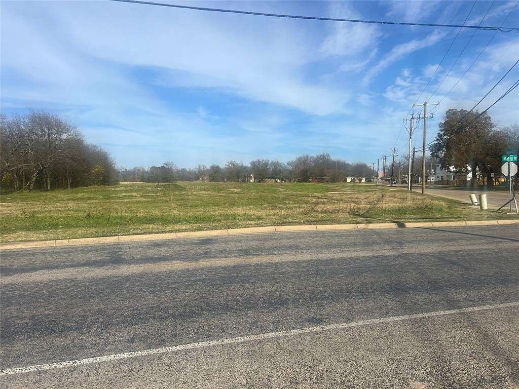 1 Acre of Land for Sale in Waxahachie, Texas