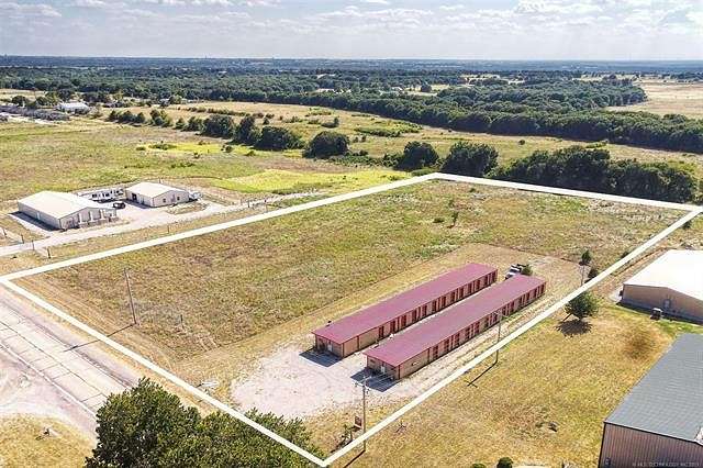 4.9 Acres of Improved Commercial Land for Sale in Thackerville, Oklahoma