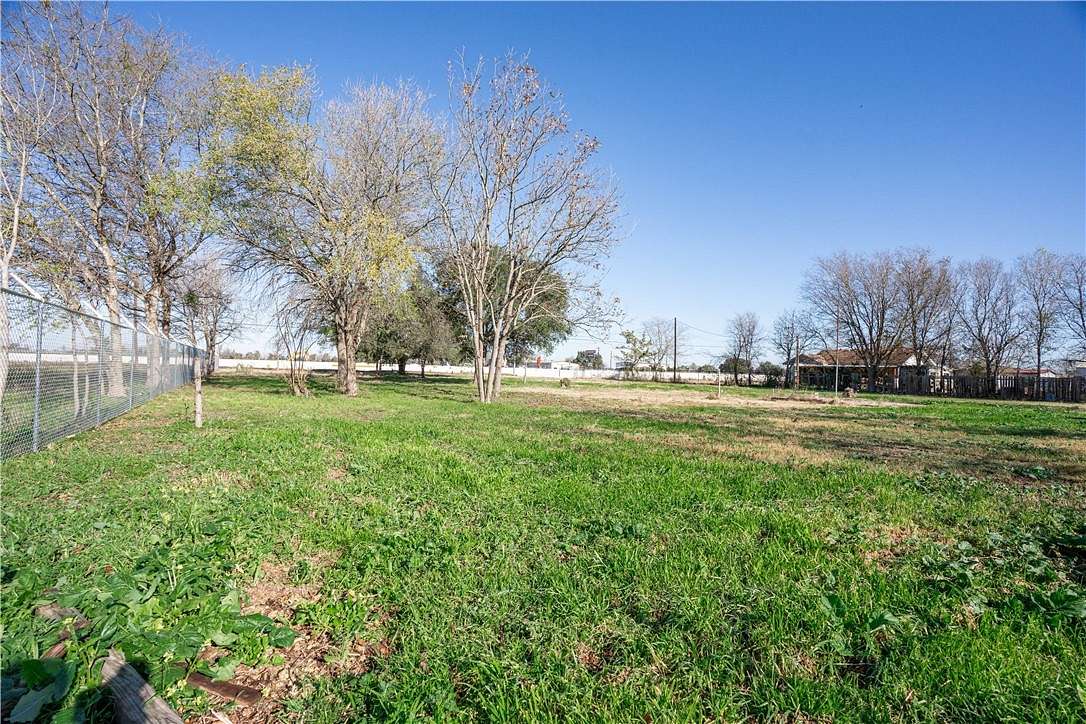 1.014 Acres of Commercial Land for Sale in San Antonio, Texas