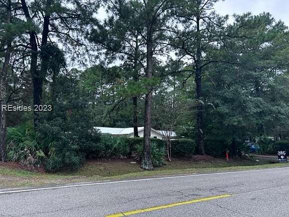 1 Acre of Commercial Land for Sale in Bluffton, South Carolina