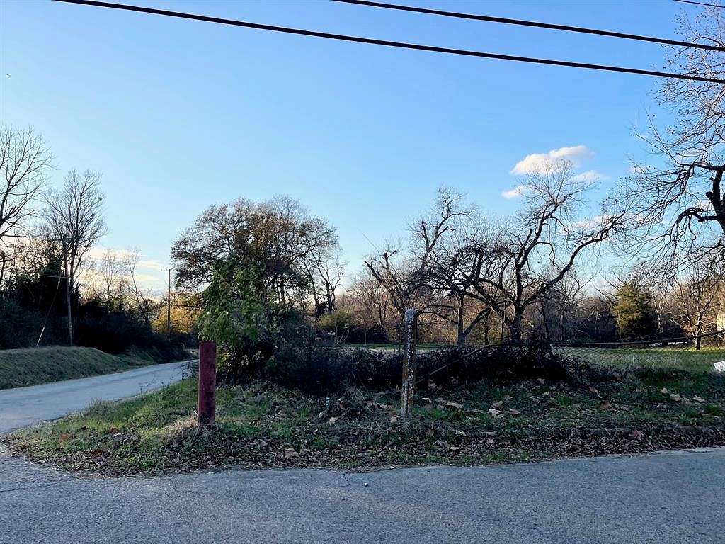 1.2 Acres of Land for Sale in Mineola, Texas