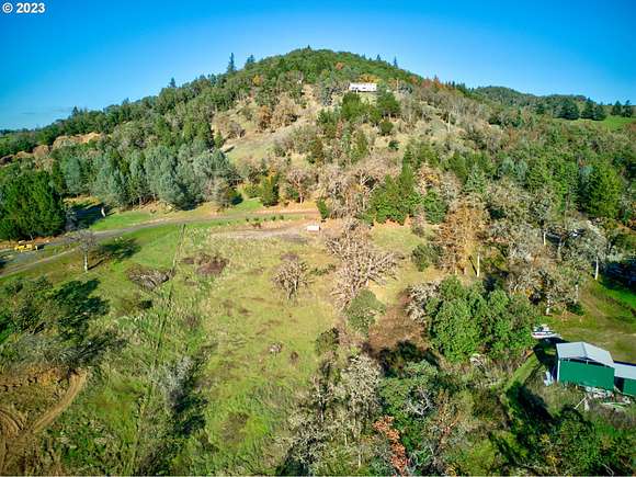 2.2 Acres of Residential Land for Sale in Myrtle Creek, Oregon