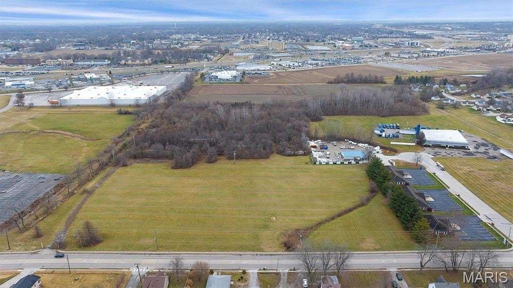 13 Acres of Improved Commercial Land for Sale in O'Fallon, Illinois
