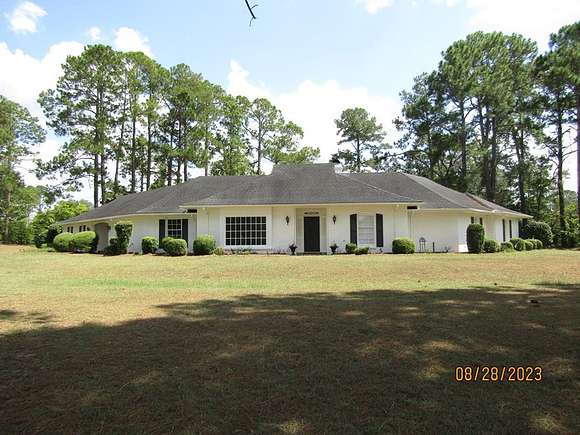 3 Acres of Residential Land with Home for Sale in Camilla, Georgia