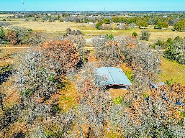 4 Acres of Land for Sale in Fairfield, Texas