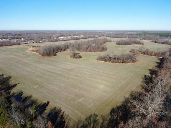 185 Acres of Land for Sale in Oakland, Tennessee