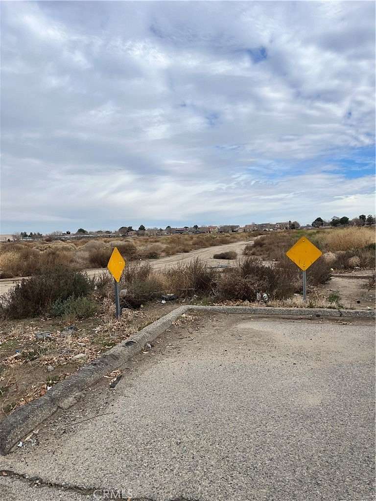 9.82 Acres of Land for Sale in Lancaster, California