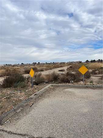 9.82 Acres of Land for Sale in Lancaster, California