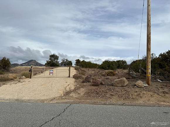 4.8 Acres of Residential Land for Sale in Tehachapi, California