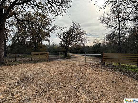 24 Acres of Agricultural Land for Sale in Luling, Texas