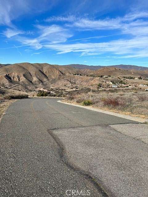 10 Acres of Residential Land for Sale in Agua Dulce, California