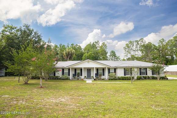 11.8 Acres of Land with Home for Sale in Palatka, Florida