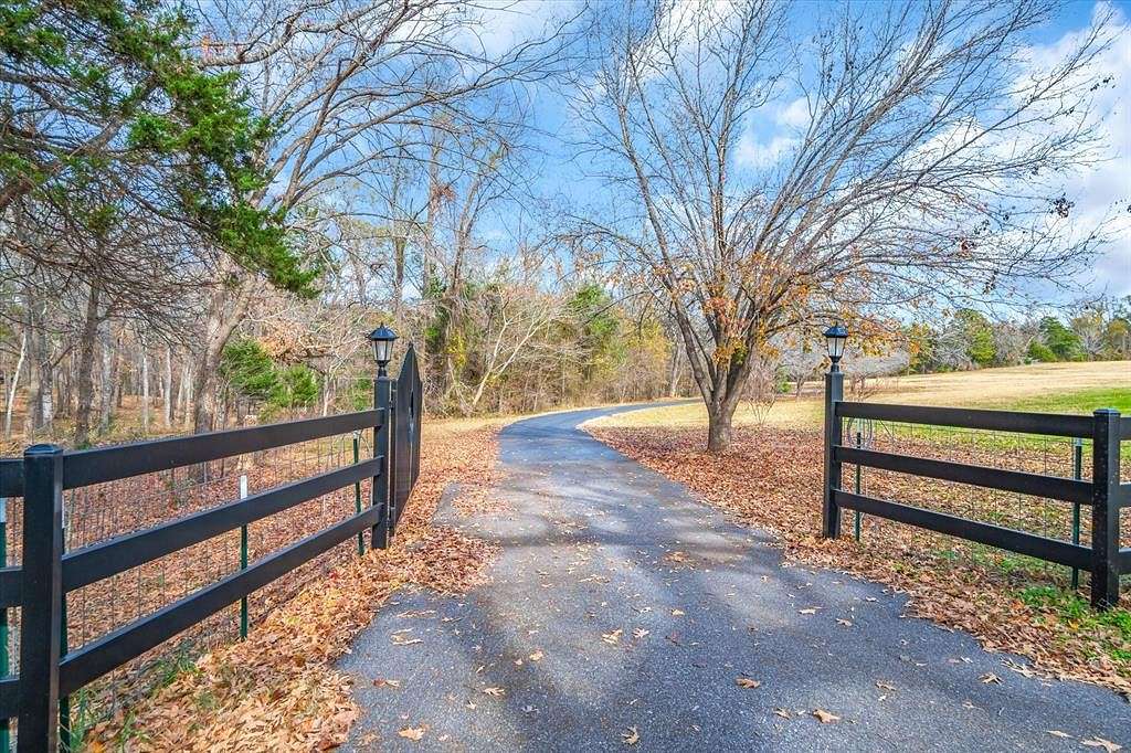 29 Acres of Agricultural Land with Home for Sale in Lindale, Texas