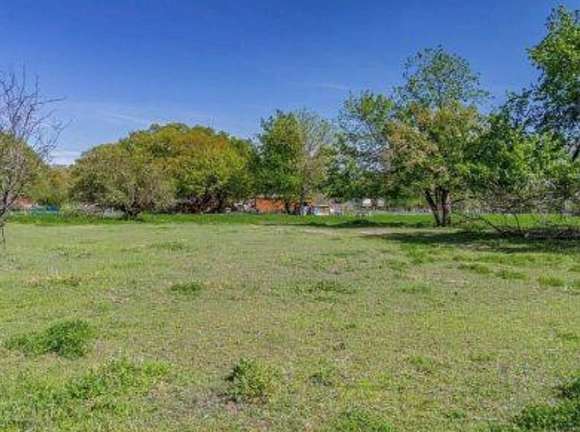 11 Acres of Land for Sale in Reno, Texas