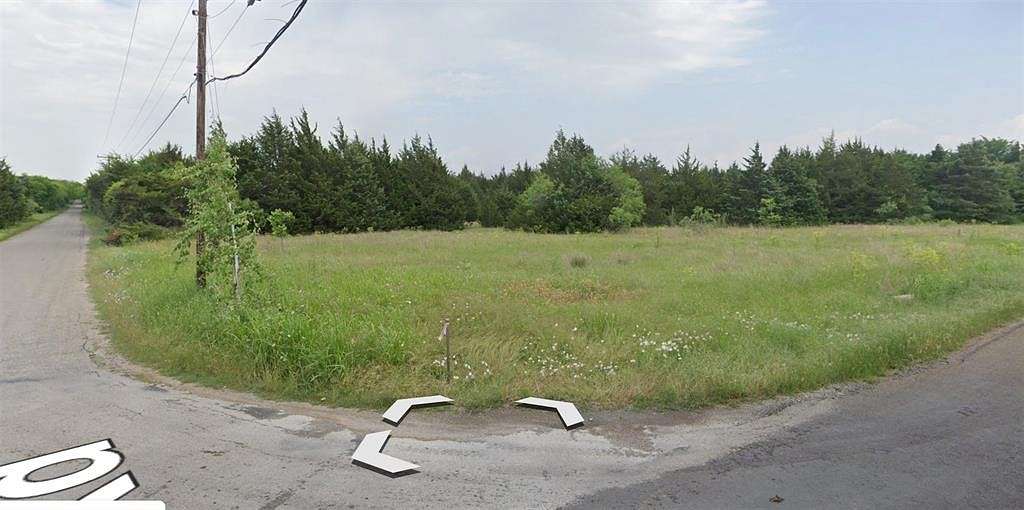 2 Acres of Residential Land for Sale in Ennis, Texas