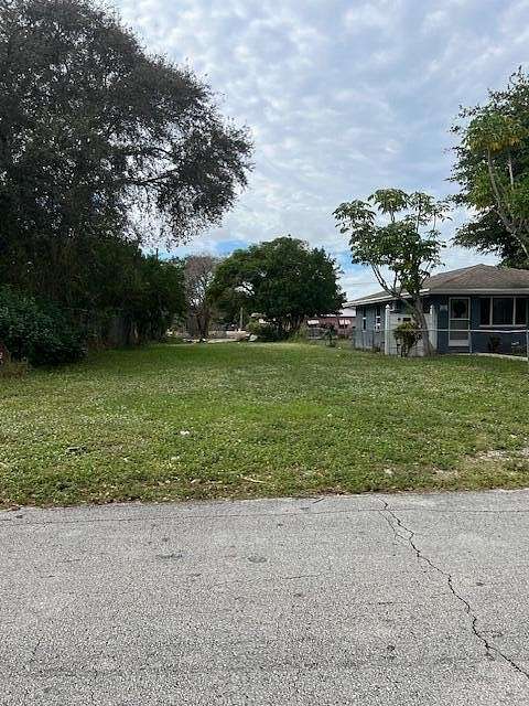 0.13 Acres of Mixed-Use Land for Sale in Delray Beach, Florida