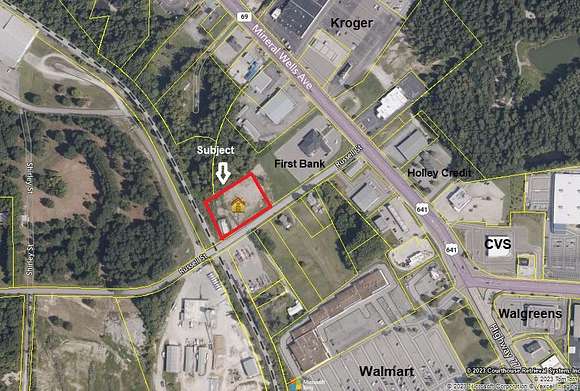 1 Acre of Mixed-Use Land for Sale in Paris, Tennessee