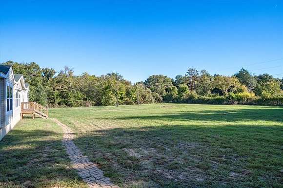 6 Acres of Residential Land with Home for Sale in Eustace, Texas