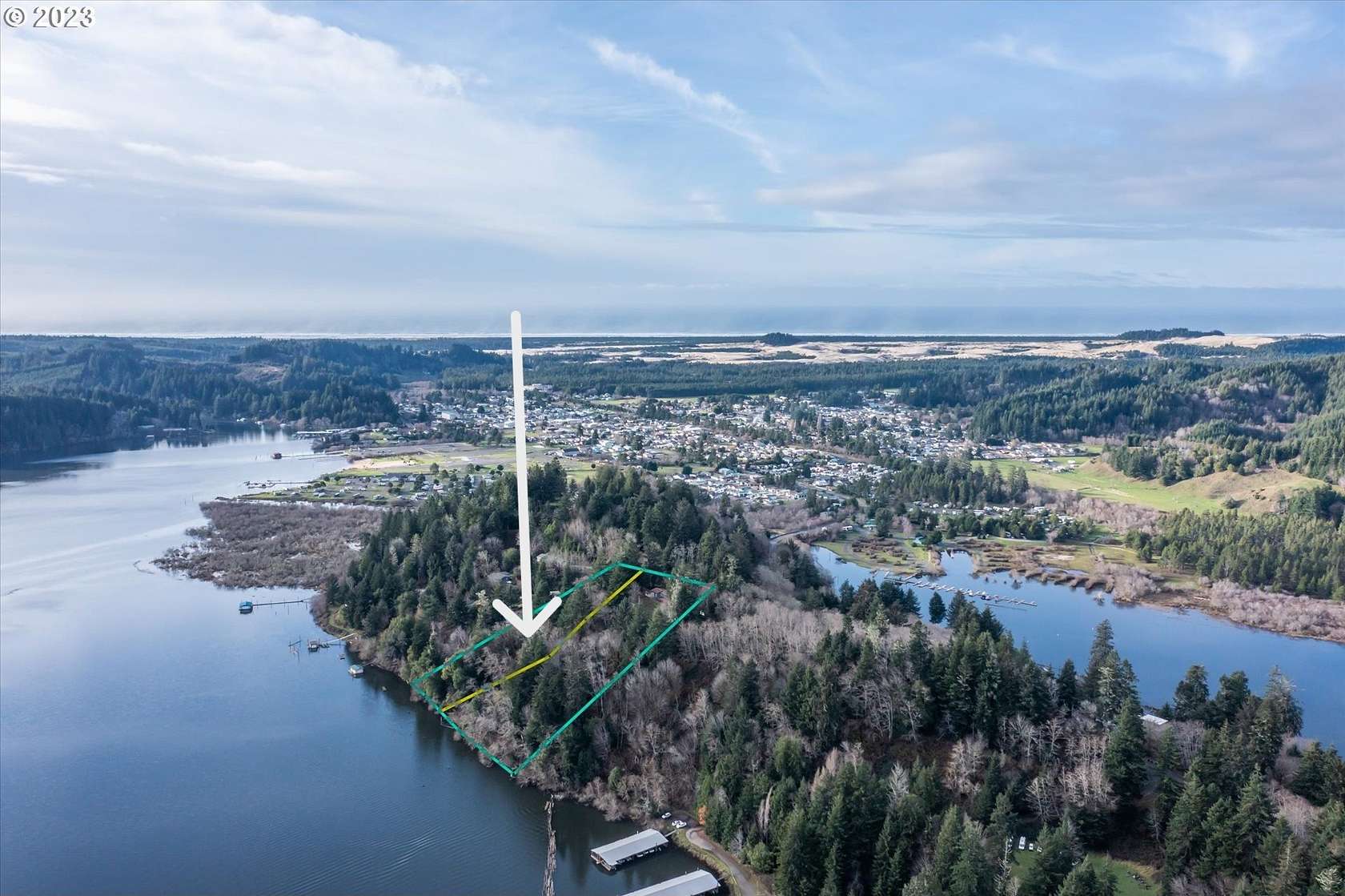 0.89 Acres of Mixed-Use Land for Sale in Lakeside, Oregon