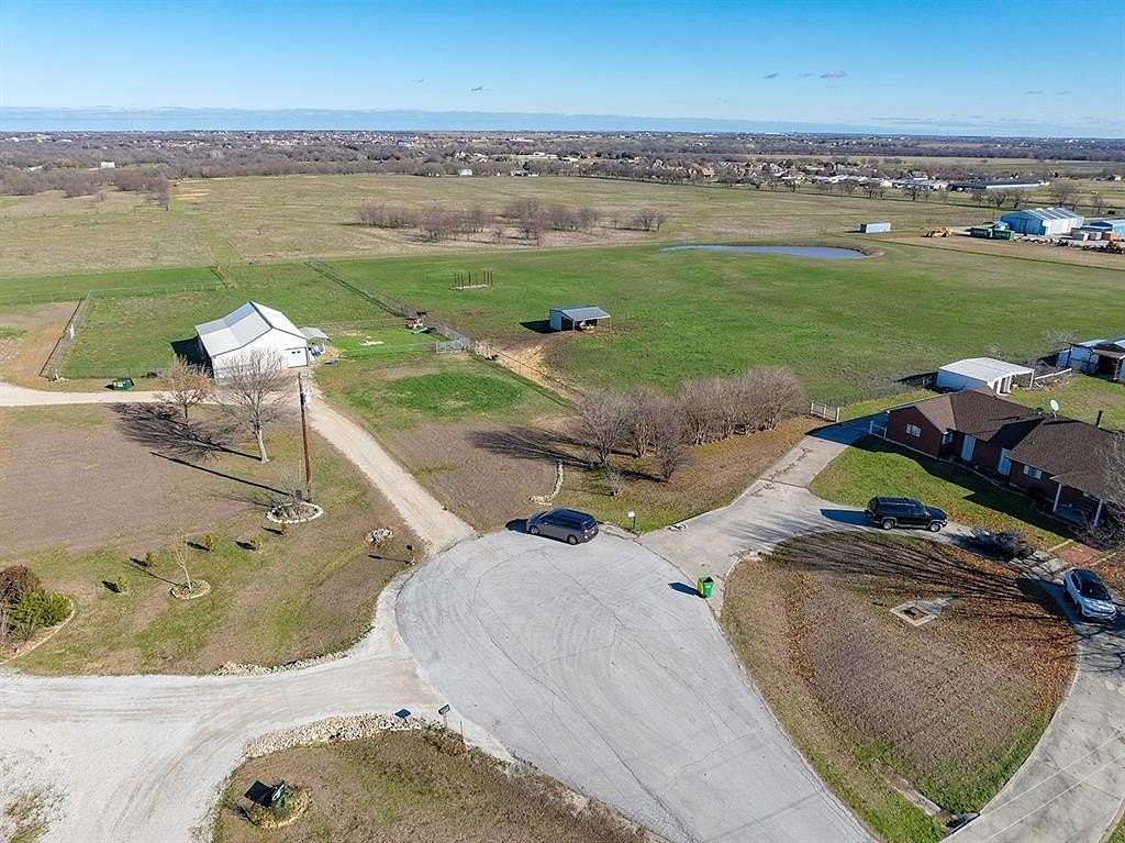 6.27 Acres of Land for Sale in Sanger, Texas