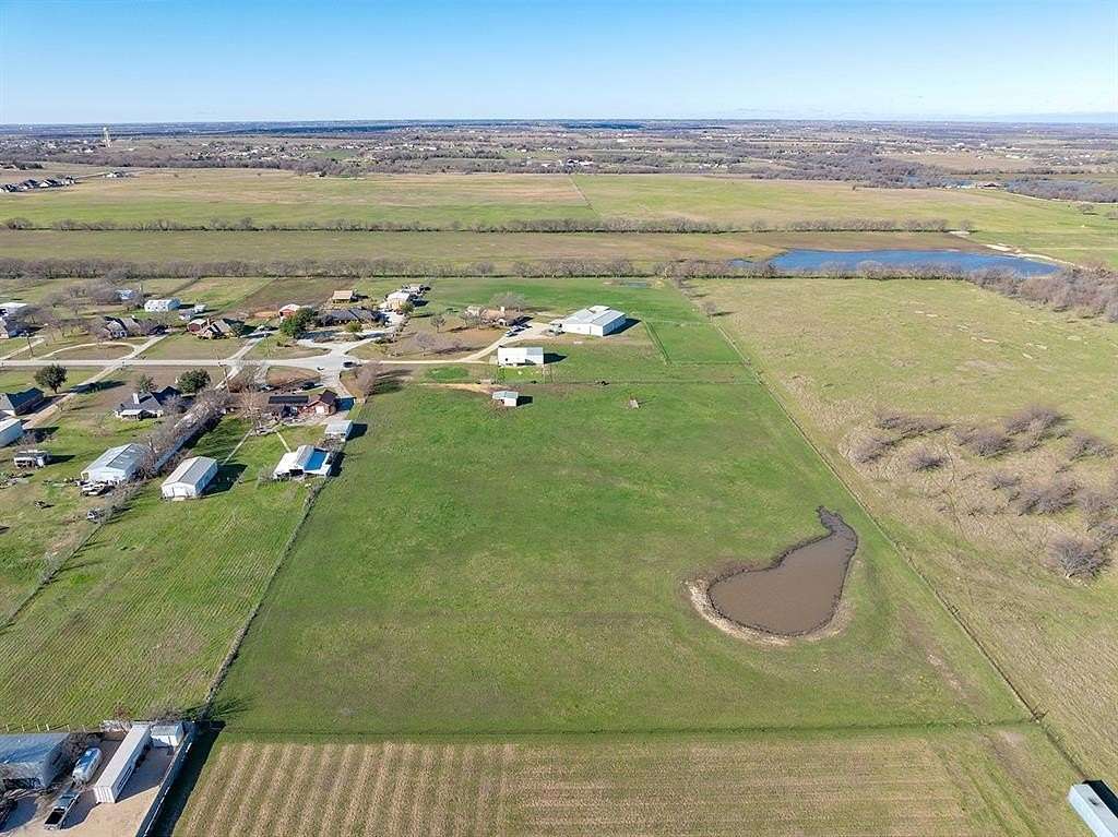 6.27 Acres of Land for Sale in Sanger, Texas