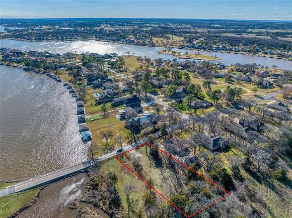 0.45 Acres of Residential Land for Sale in Lake Kiowa, Texas