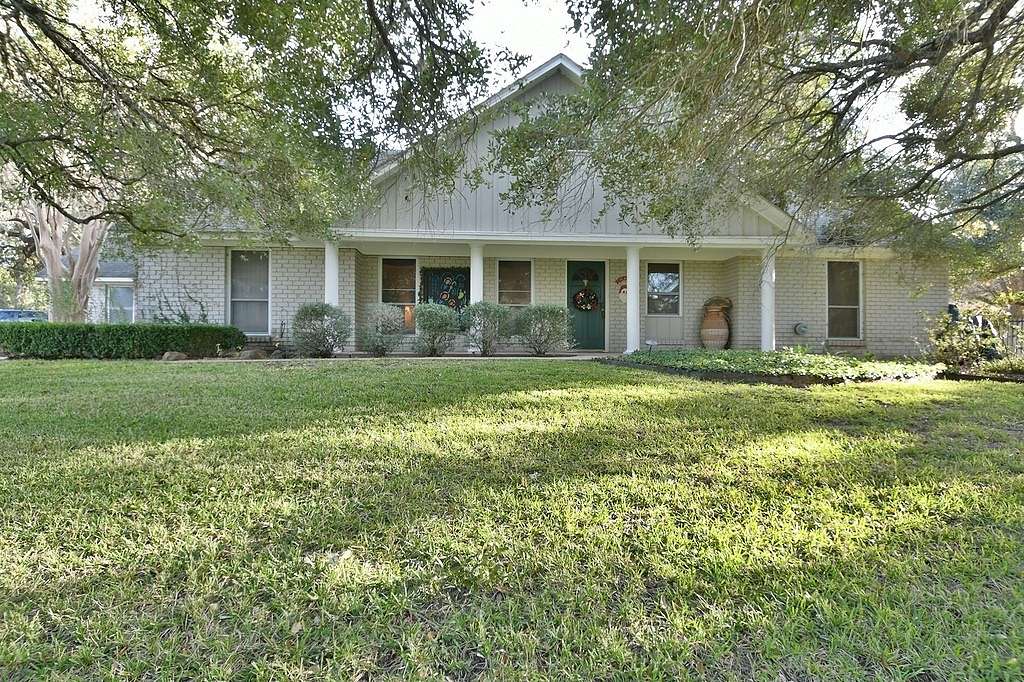 1.223 Acres of Residential Land with Home for Sale in Brenham, Texas