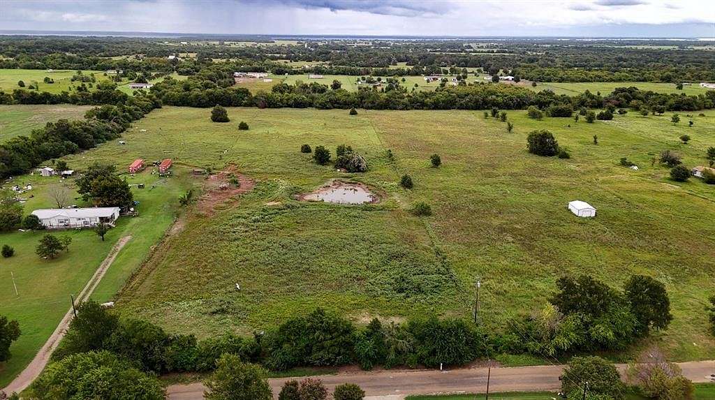 6.33 Acres of Residential Land for Sale in Corsicana, Texas