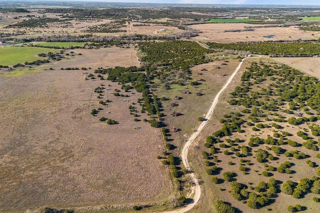 24 Acres of Recreational Land & Farm for Sale in Iredell, Texas