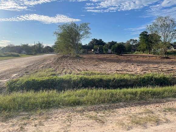 0.48 Acres of Land for Sale in Hebbronville, Texas