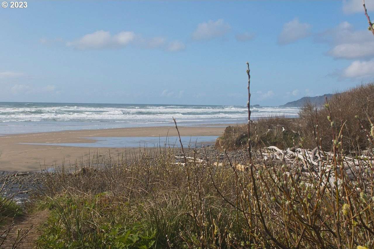 3.69 Acres of Residential Land for Sale in Newport, Oregon
