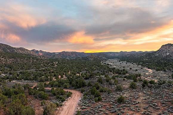 717 Acres of Land for Sale in Dammeron Valley, Utah