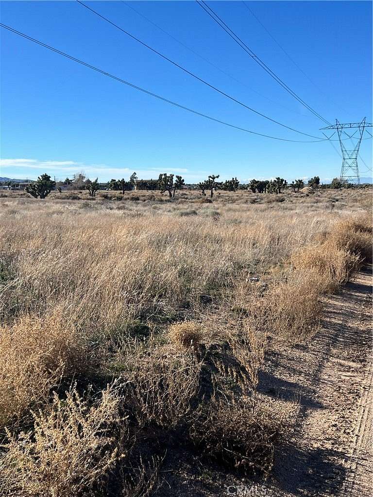 18.62 Acres of Land for Sale in Phelan, California