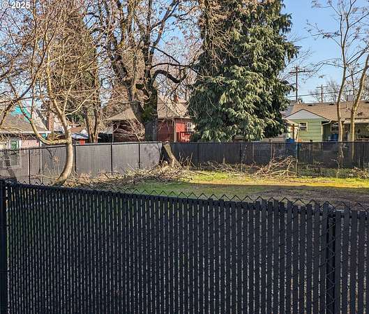 0.1 Acres of Residential Land for Sale in Portland, Oregon