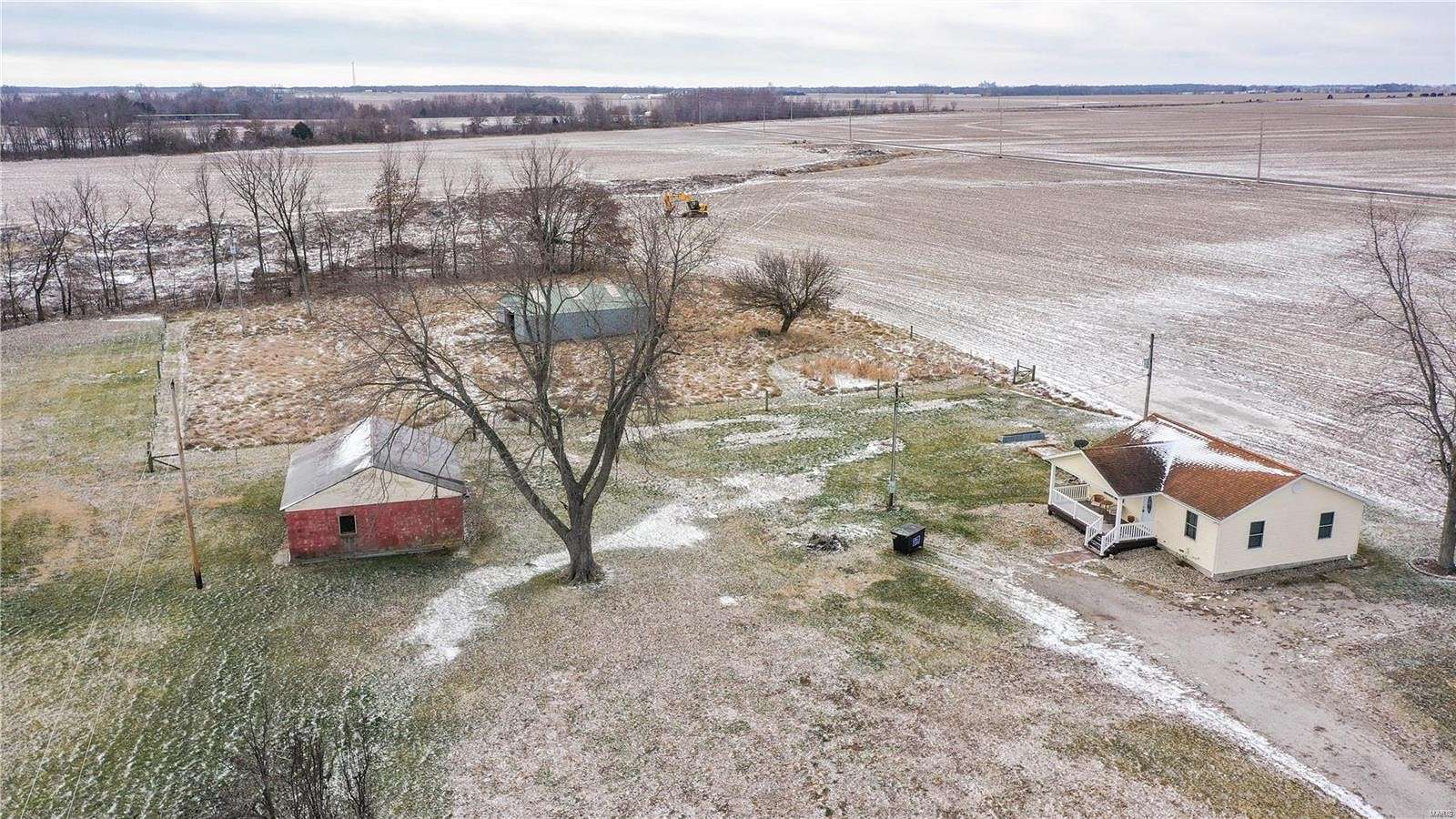 2.2 Acres of Residential Land with Home for Sale in Sorento, Illinois